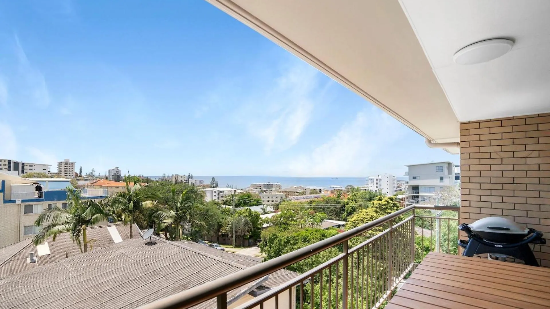 Spacious 2 Bedroom Apartment With Ocean Views Caloundra Australia